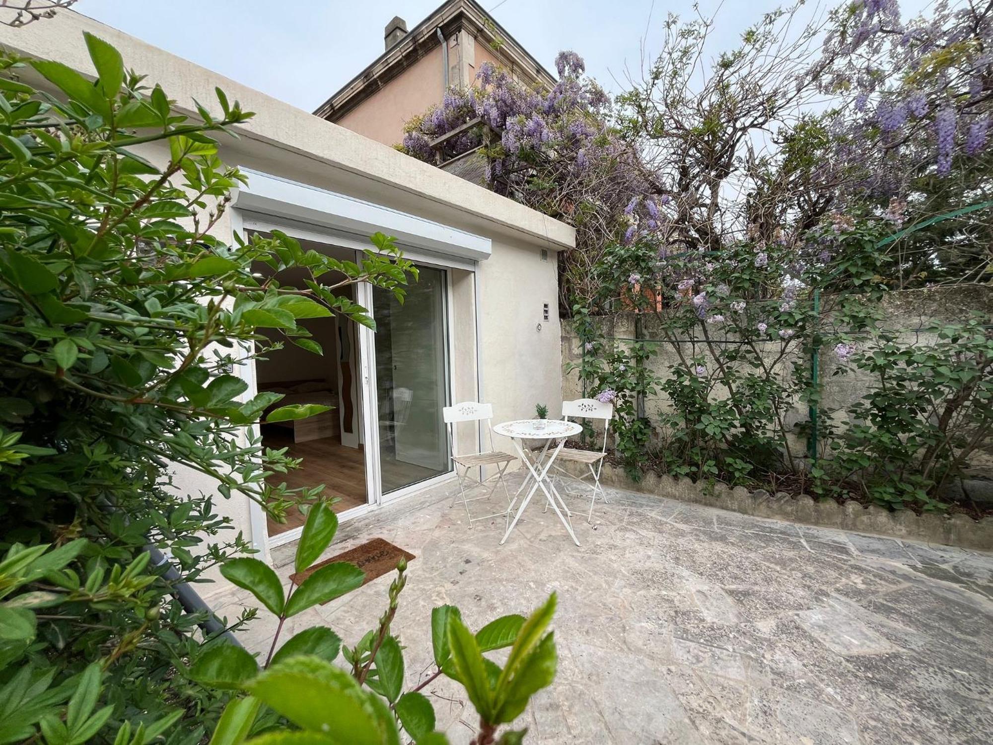 Avec Clim Et Terrasse Proche Du Centre D'avignon * Avignon